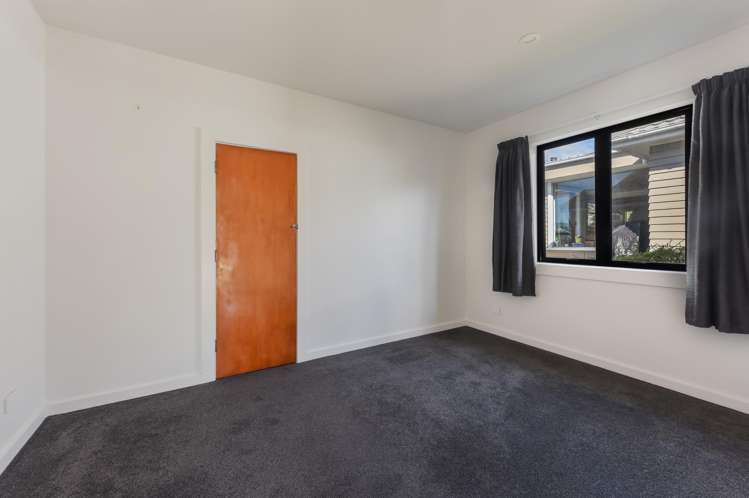 8 Jenner Road Toi Toi_9