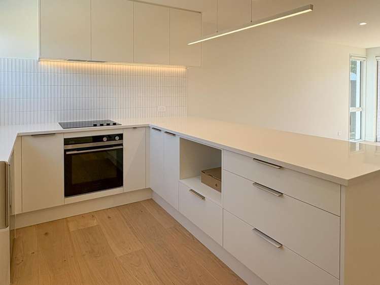 2/14 Nayland Street Sumner_2