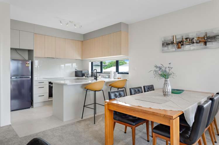 3 & 4/43A Waimumu Road Massey_16