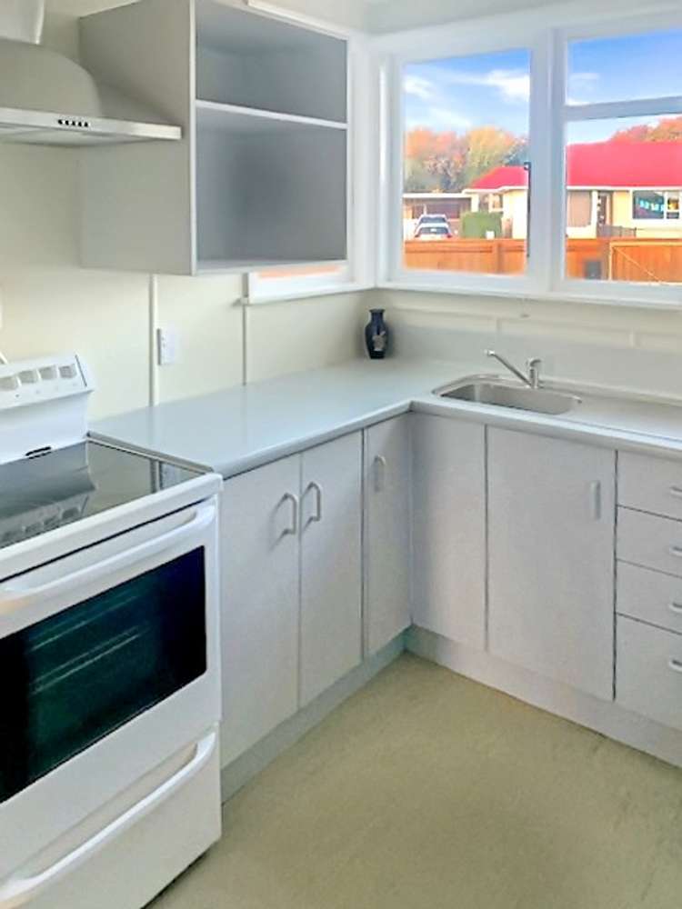 23 Holland Crescent Bulls_11