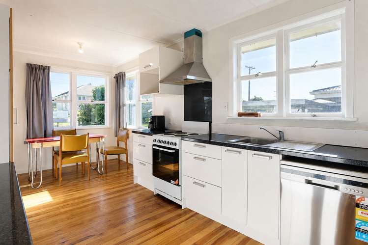 325 Hazelmere Crescent_2