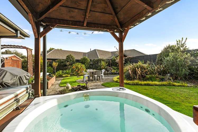 82 Huntington Drive Huntington_15