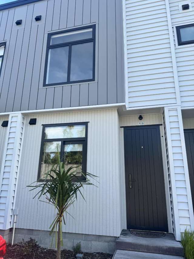 Townhouse with Whiteware Included