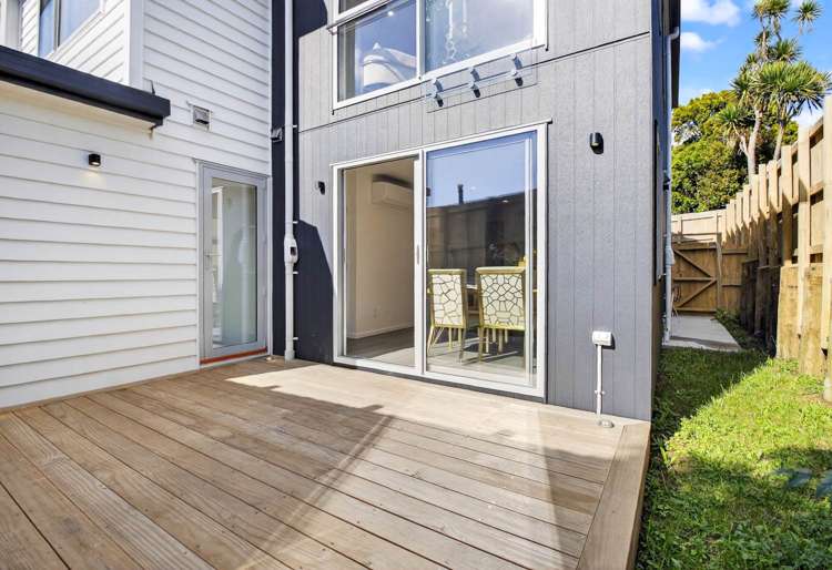 7B,C&D Maroubra Place Botany Downs_25