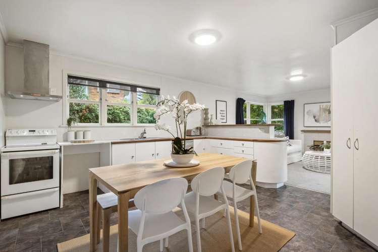 72 Blakeborough Drive Forrest Hill_3