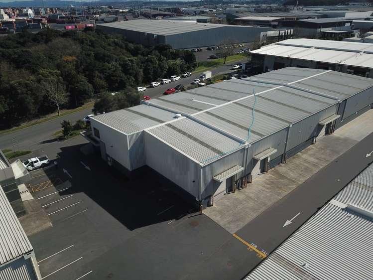 128 and 128A Hugo Johnston Drive Penrose_3