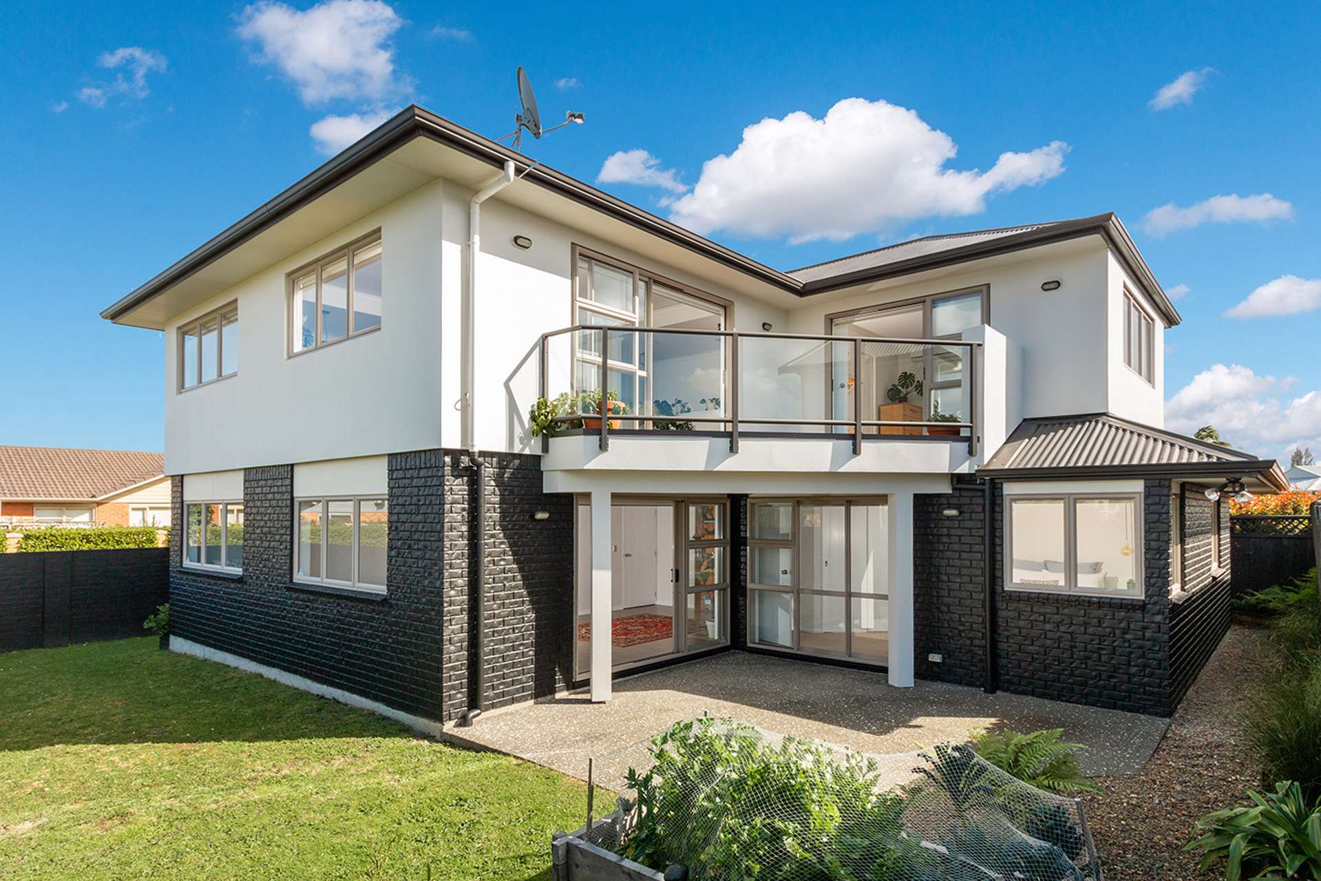 6 Wakaroa Avenue Te Atatu Peninsula_0