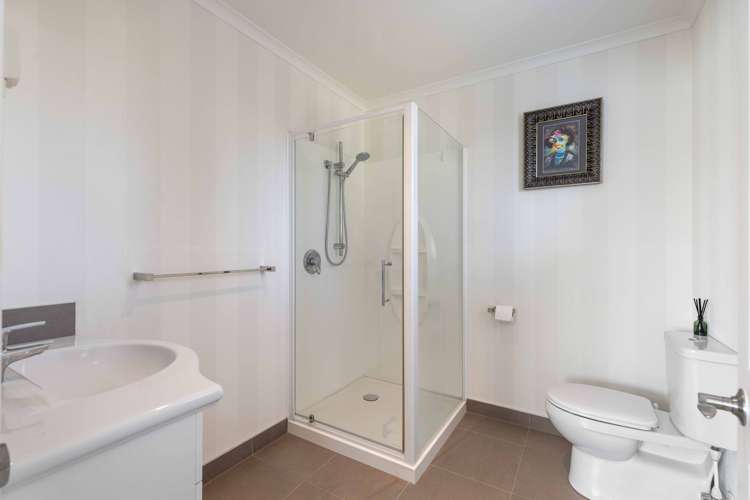 6 Liberty Grove Kelvin Grove_21