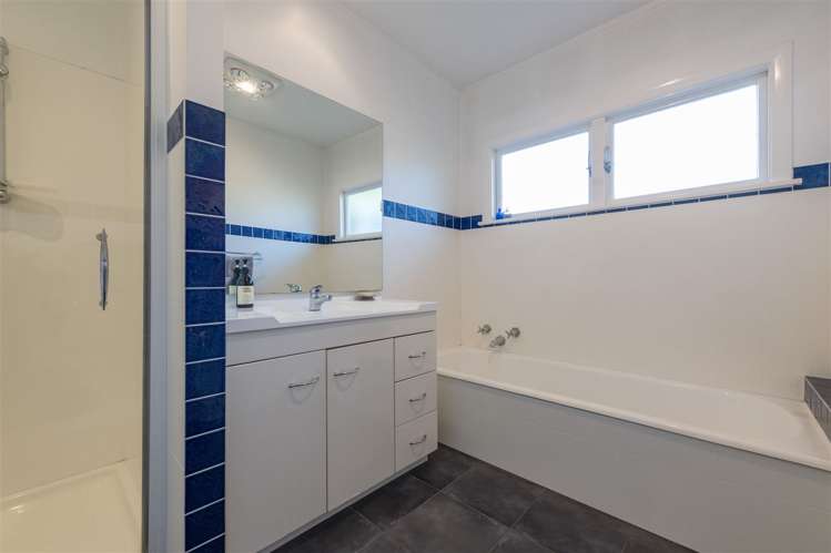 7 Neale Avenue Stoke_18