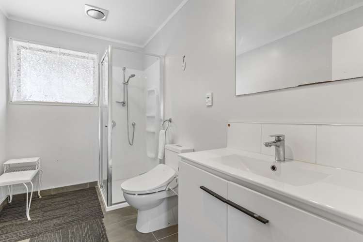 6 Valdese Rise Browns Bay_11