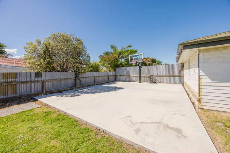 13 Harold Holt Avenue Onekawa_16