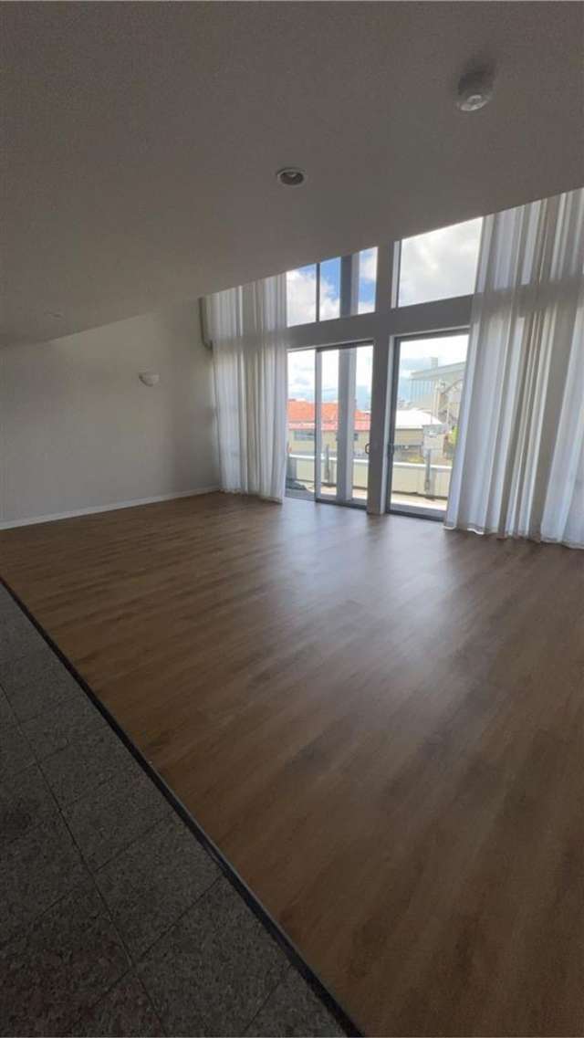 2F/1C Queen Mary Ave 1662_4