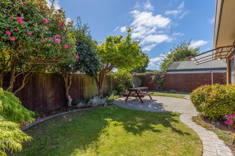 2/51 Solomon Avenue Redwood_11
