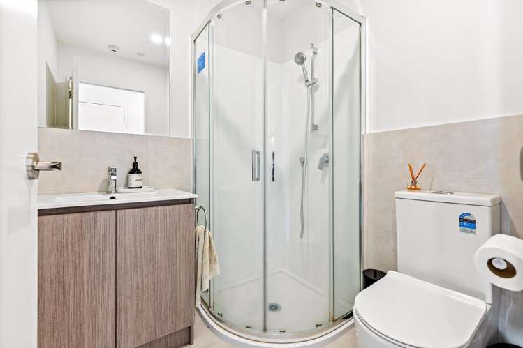 15/18 Hewlett Road Massey_14