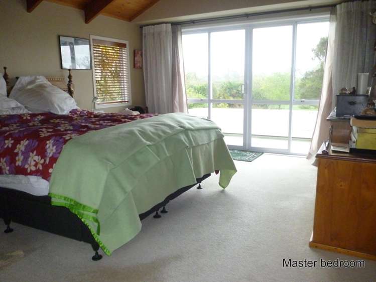 67 Motu Road Kumeu_6