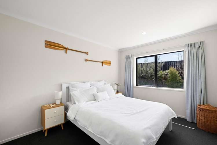 87b Dixon Road Glenview_13