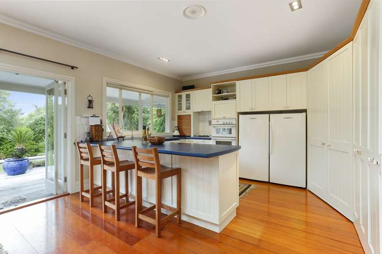 186 Boord Crescent Kumeu_11