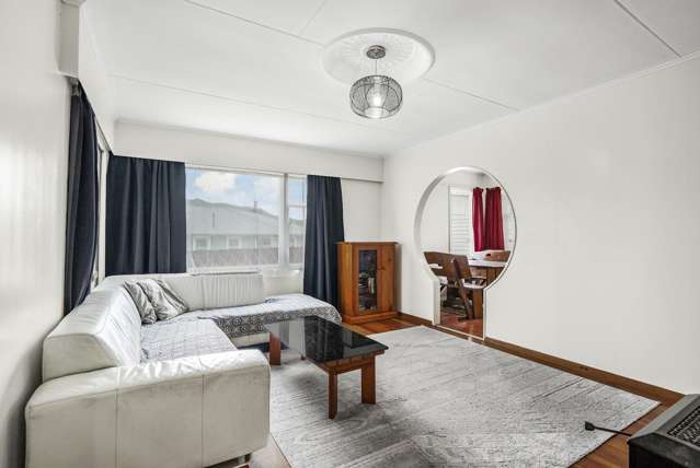 64 Russell Road Wainuiomata_2