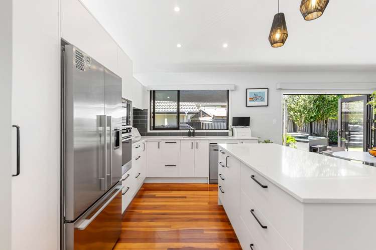 30 Fairdale Place Birkdale_4