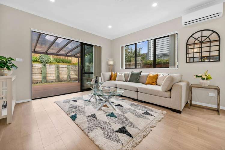 1 Eunans Close Flat Bush_12