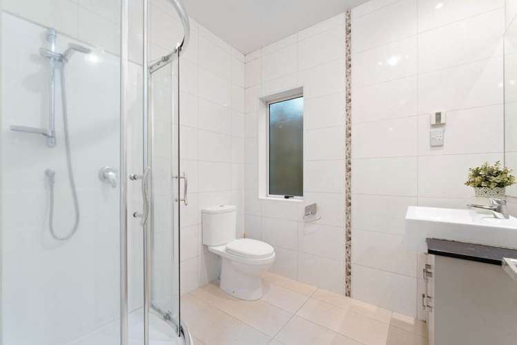 44 Amaretto Avenue Flat Bush_19