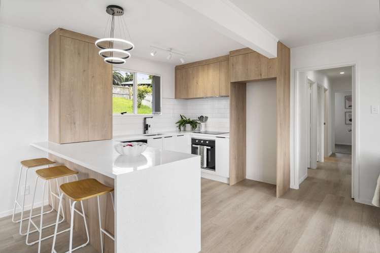 8 Halloran Place Massey_3