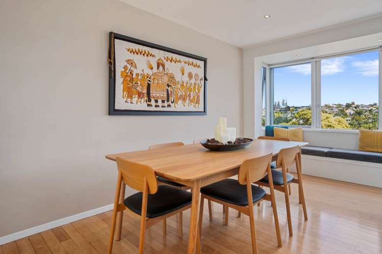 2/4 Beach Road Castor Bay_6