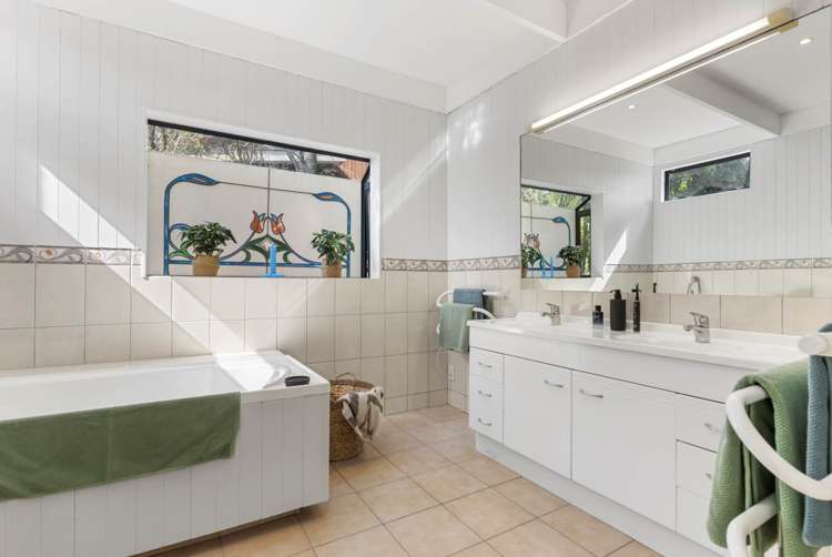 605 East Coast Road Browns Bay_12