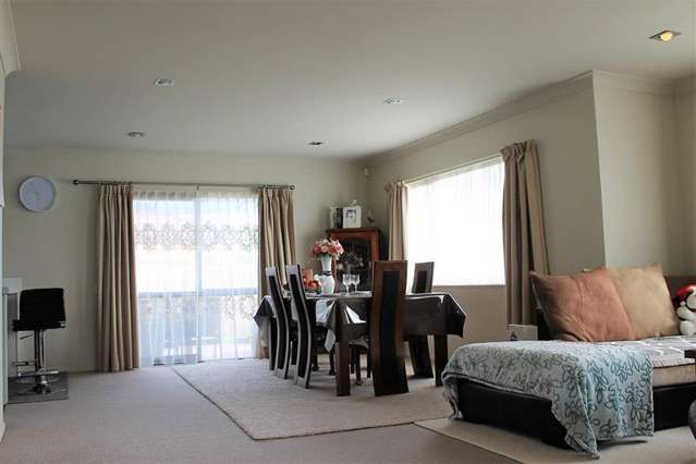 1 Girvan Terrace Wattle Downs_2