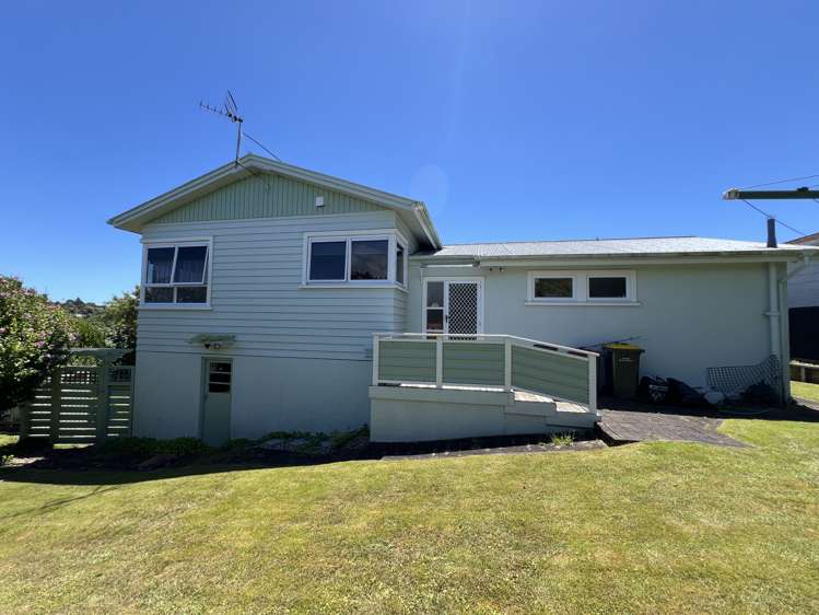 21 Brookes Terrace Waitara_12