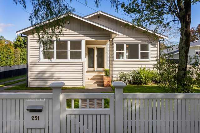 Renovated Epsom house with extras