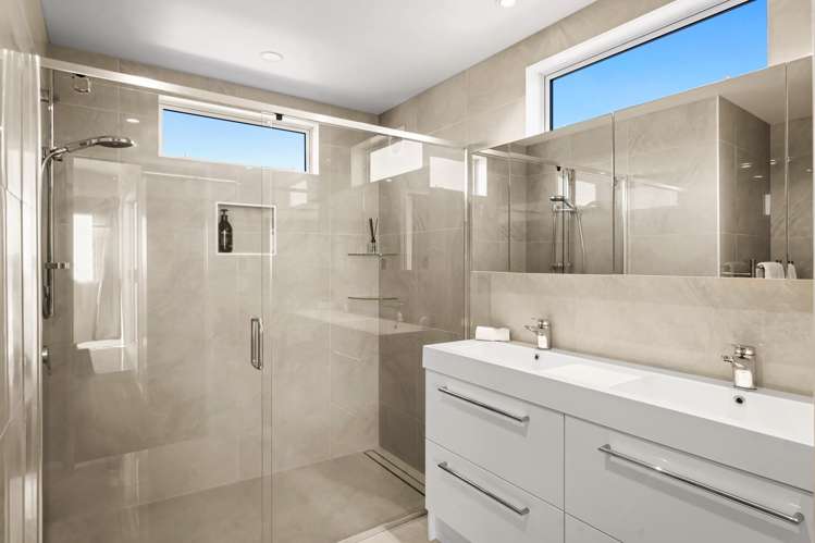 2/203 Marine Parade Mt Maunganui_24