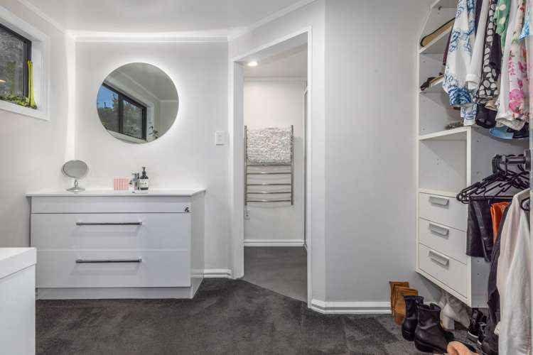 10 Kinloch Place Papakowhai_13