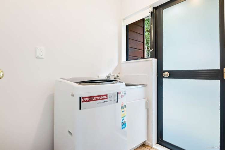 2/13 Witheford Drive Bayview_7