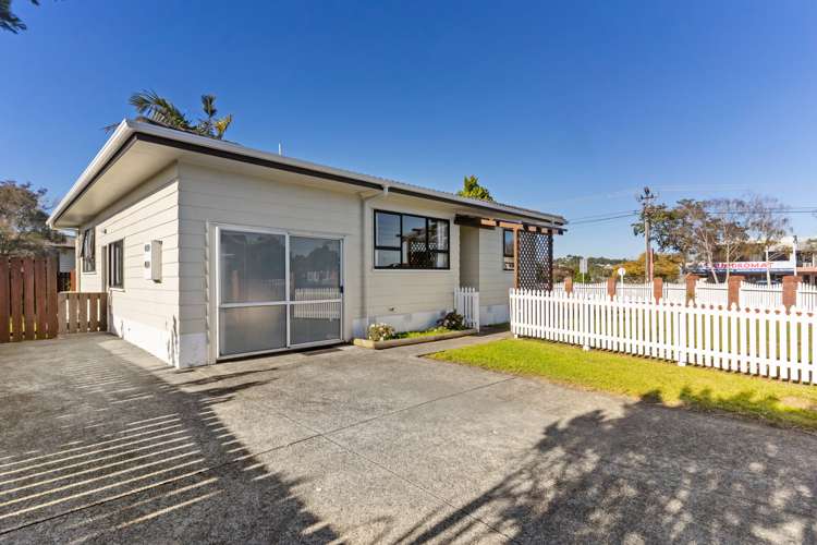 2/1 Silverstone Place Henderson_19