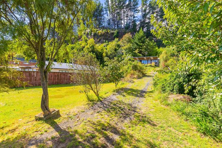 1 and 2/32 Gosling Grove Turangi_14