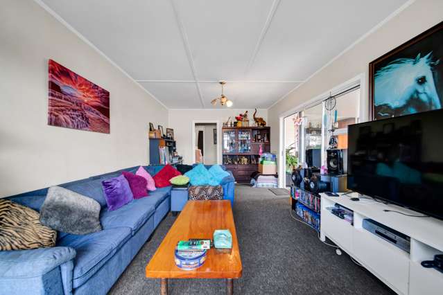 26 Patu-Kukupa Street Manaia_4