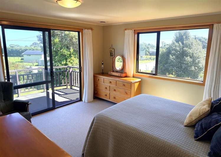 125 Coulson Road Paroa_14