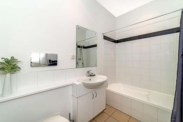 7/100 Customhouse Street Gisborne Central_16