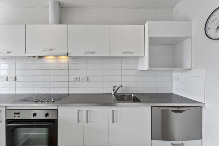 B11/71 Spencer Road Oteha_4