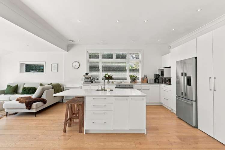 33 Hawkesbury Avenue_4