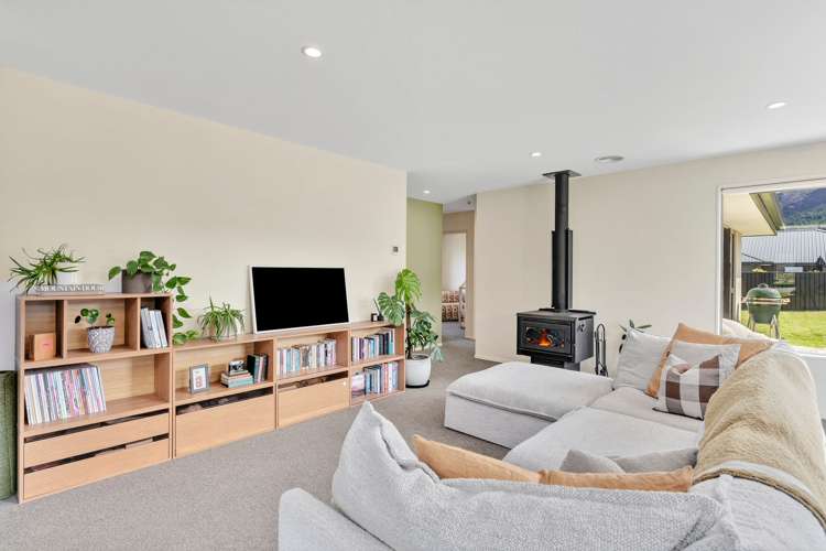 7 Tomtit Crescent Lake Hawea_5