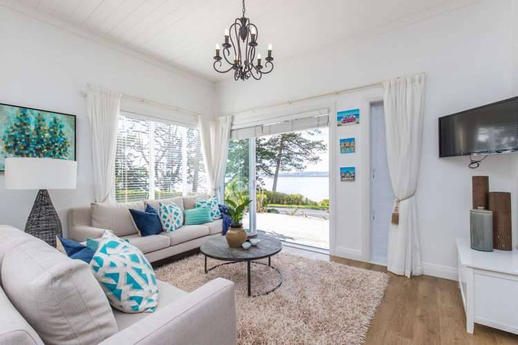 60 Marine Parade Mellons Bay_6