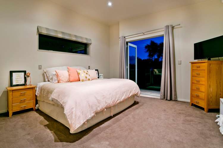 109 Beach Road Castor Bay_13