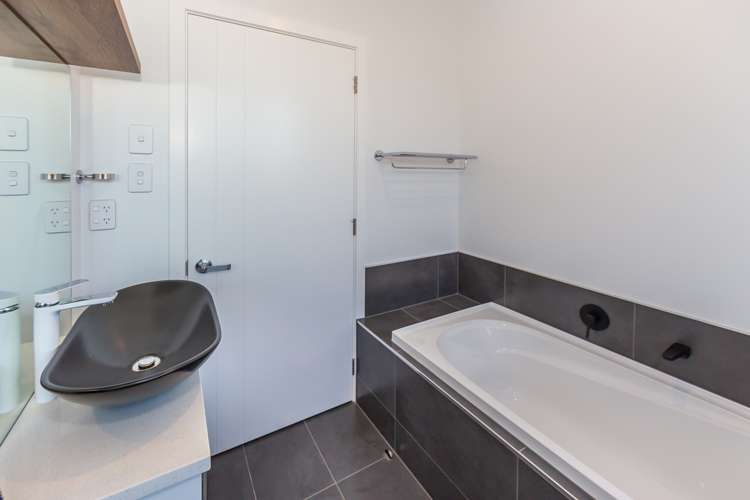 10 Bonecrusher Street Lincoln_9