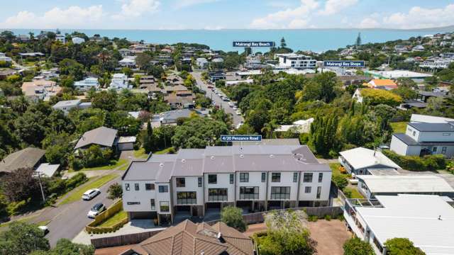 Coastal Townhouse with Sea Views