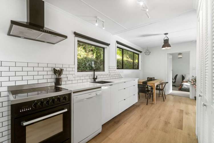 11 Te Papa Road Kawakawa Bay_3