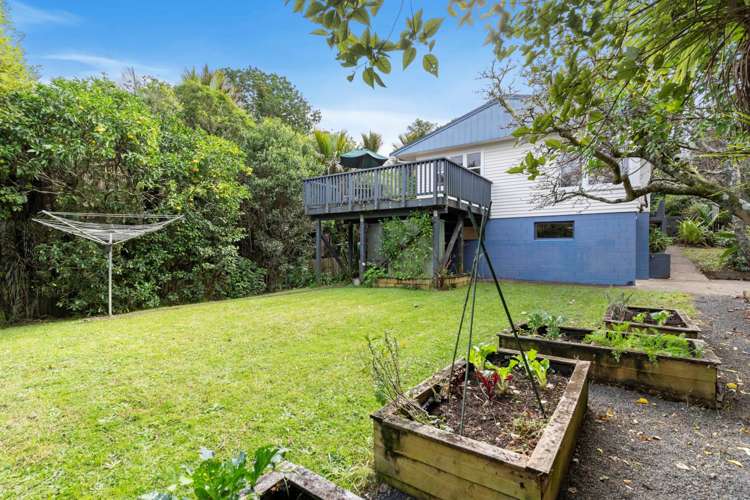 1 Rimutaka Place Titirangi_14