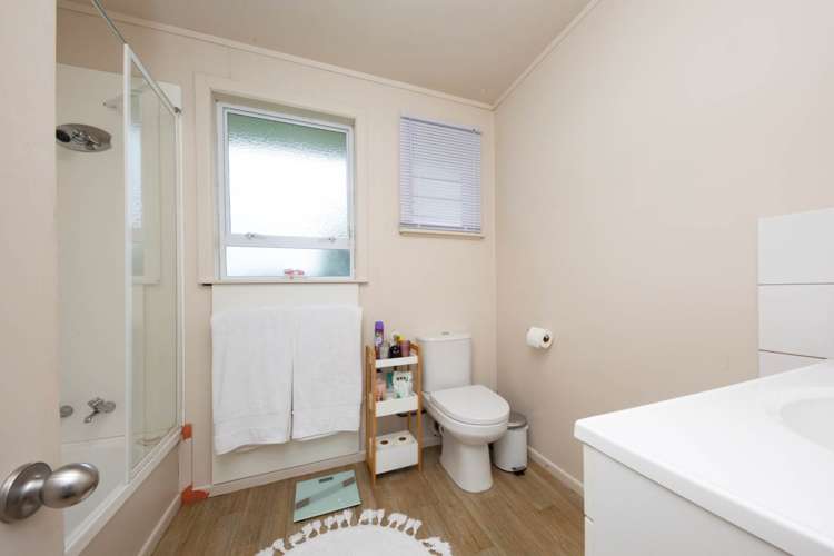 12 Nandana Drive Glen Eden_11