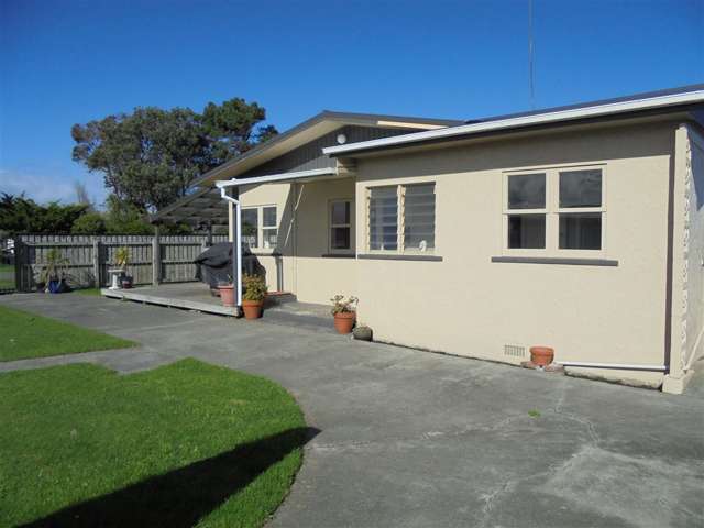 5 Robbie Street Foxton Beach_4